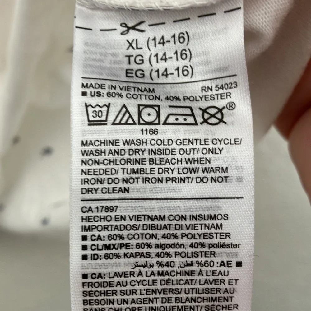 FINAL MARKDOWN Old navy boys tee xl